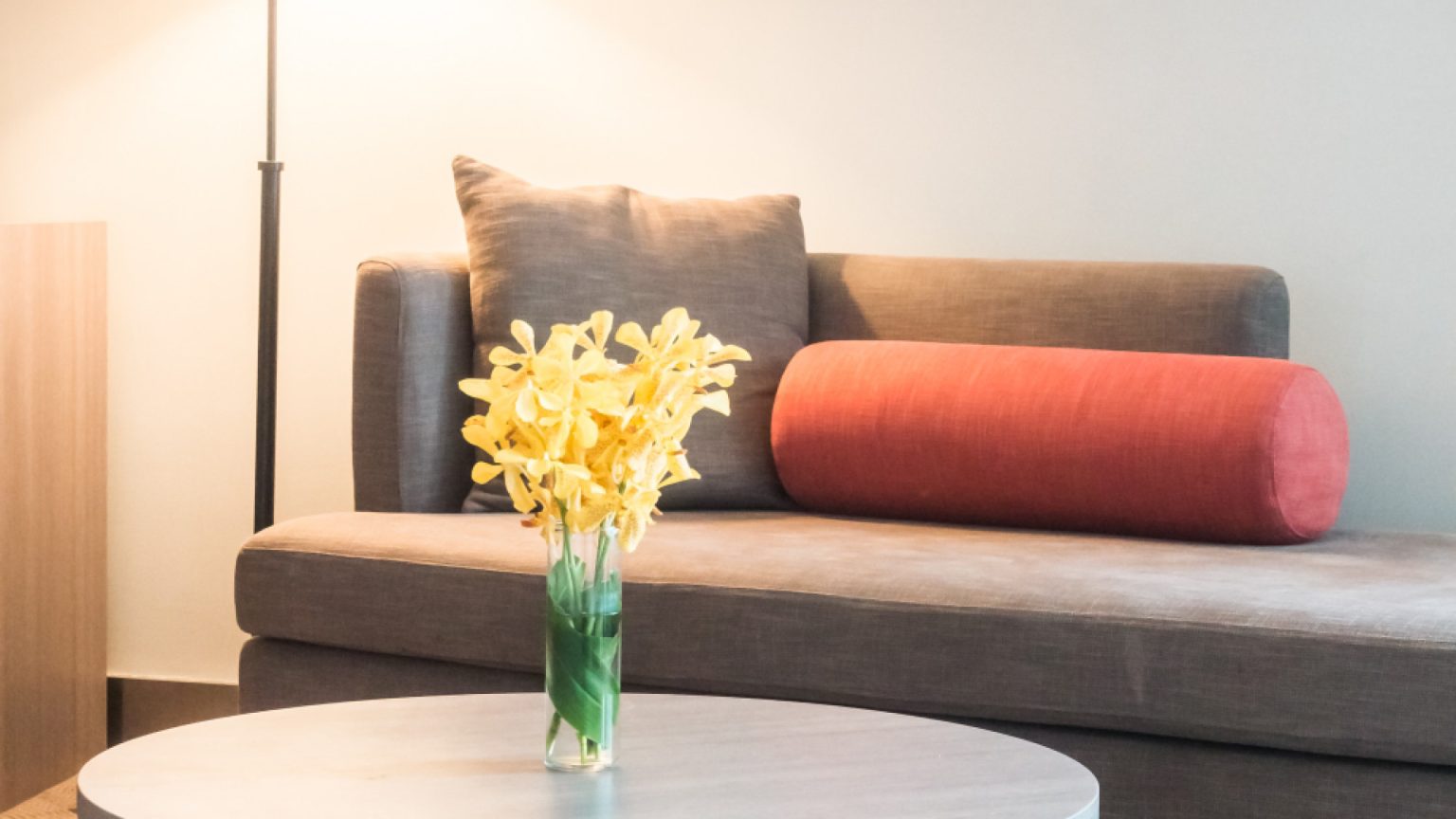 Table basse pour petit salon : comment bien choisir sans encombrer l'espace ?